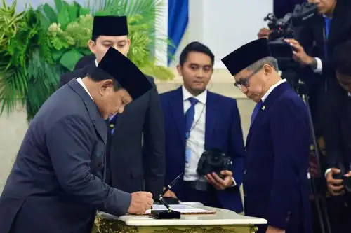 Rocky Gerung di Wantimpres, Mampukah Tetap Kritis?